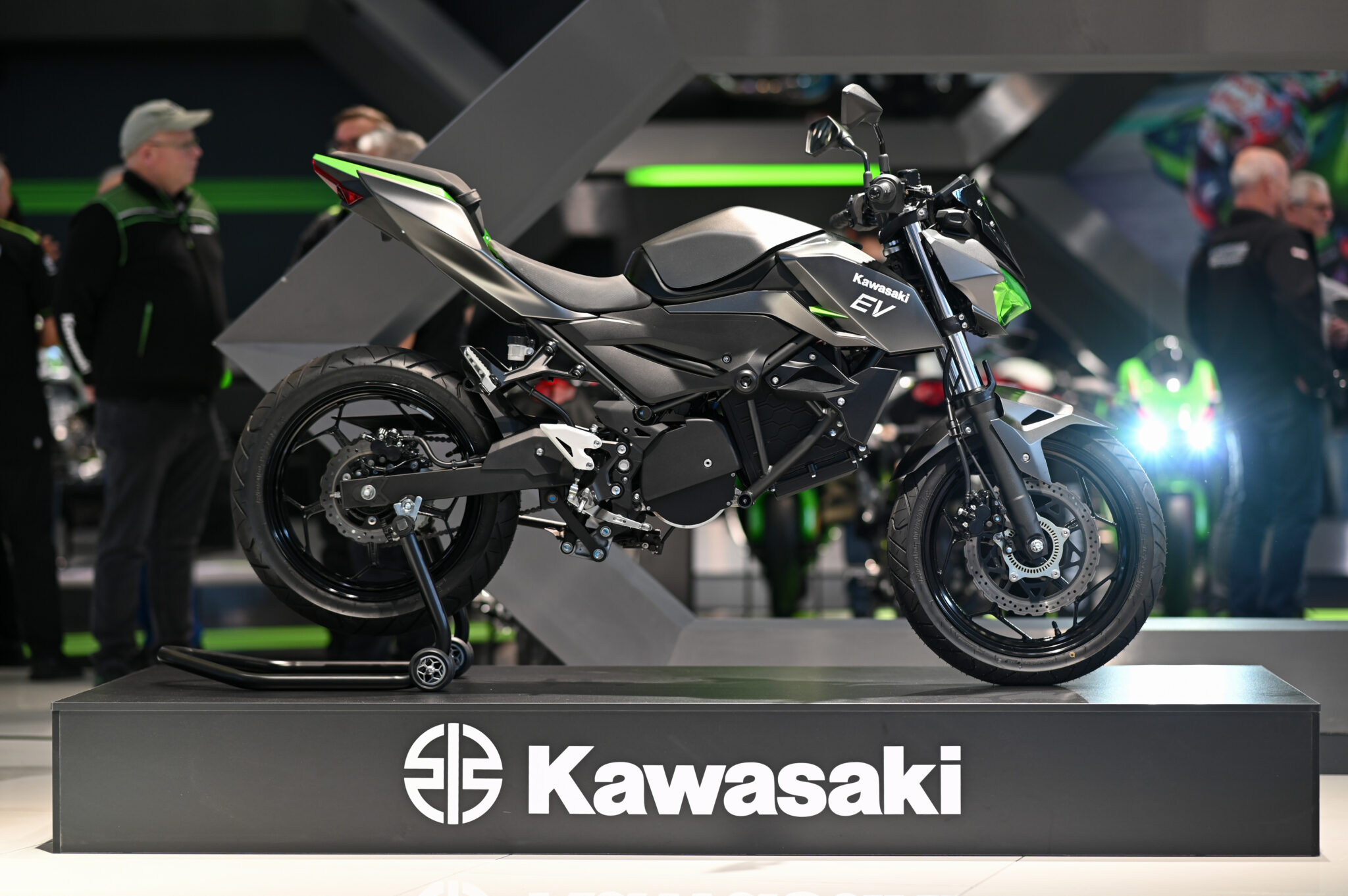 Kawasaki geeft een blik op de toekomst met EV-prototype