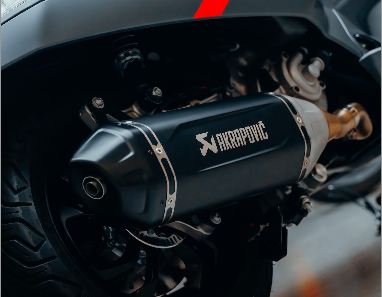 Akrapovic Vespa GTS 310